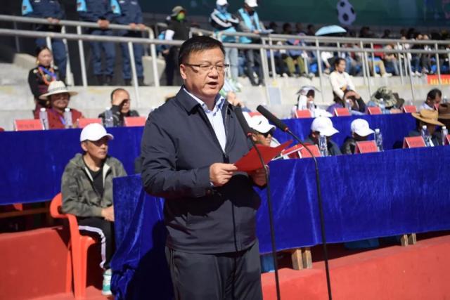 亚当·德赖弗挑战自我，在新片中展现不同角色魅力